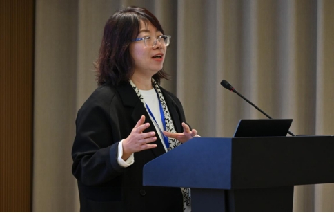 暨南大学副教授，中国社会保障学会社会救助分会副秘书长李琴作大会报告